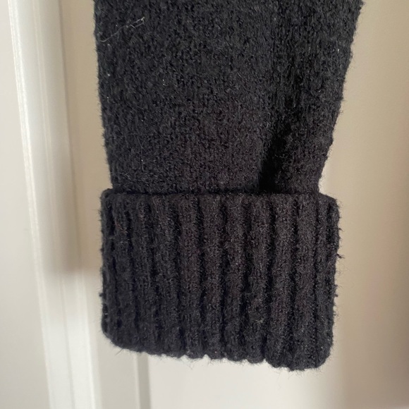 Vintage black boucle sweater - Picture 5 of 8